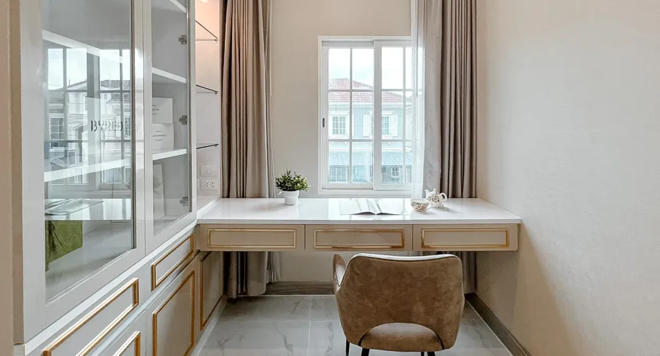 Haus zum Kauf mit 4 Zimmer in Chom Thong, Bangkok