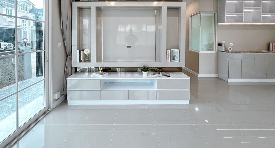 Haus zum Kauf mit 4 Zimmer in Chom Thong, Bangkok