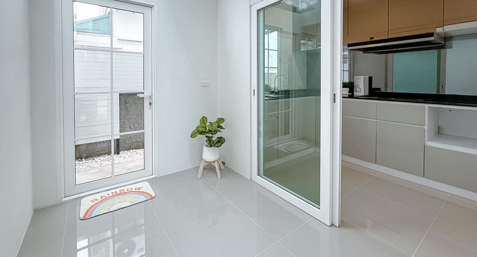 Haus zum Kauf mit 4 Zimmer in Chom Thong, Bangkok