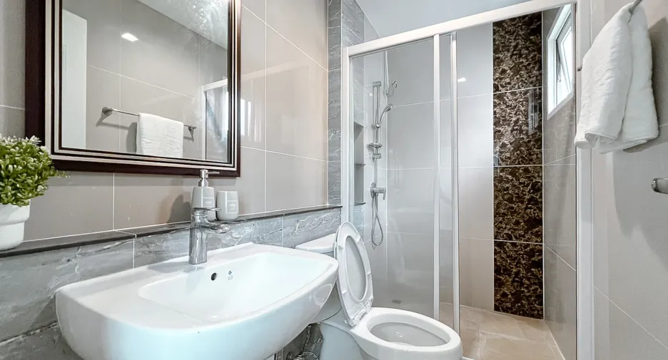 Haus zum Kauf mit 4 Zimmer in Chom Thong, Bangkok