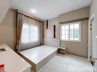 Haus zum Kauf mit 4 Zimmer in Chom Thong, Bangkok
