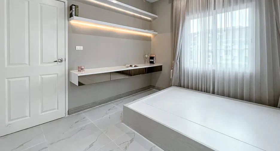 Haus zum Kauf mit 4 Zimmer in Chom Thong, Bangkok