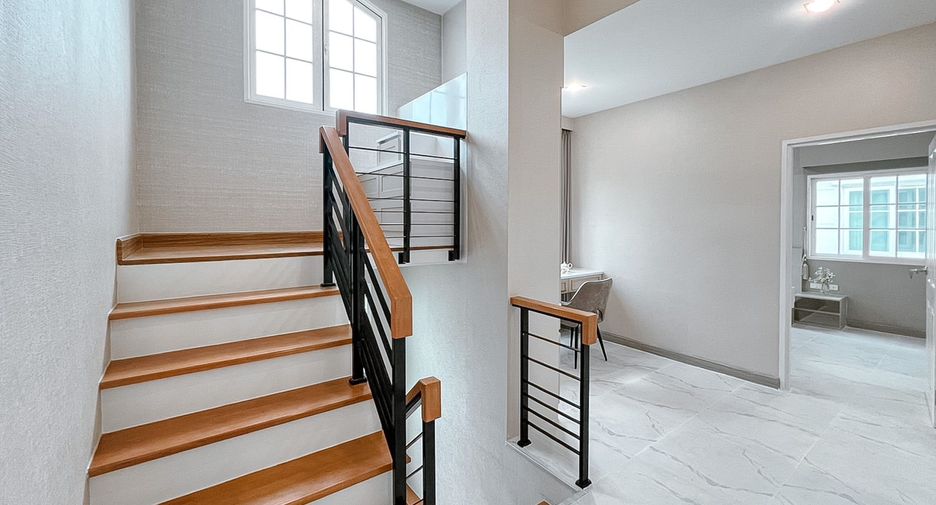 Haus zum Kauf mit 4 Zimmer in Chom Thong, Bangkok