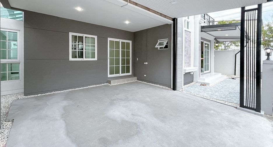 Haus zum Kauf mit 4 Zimmer in Chom Thong, Bangkok