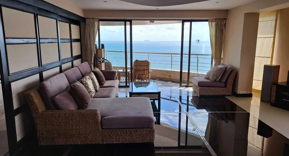 For rent 2 bedrooms condo in Bang Lamung, Chonburi