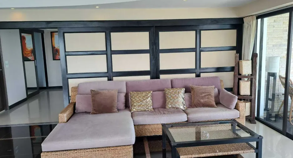For rent 2 bedrooms condo in Bang Lamung, Chonburi