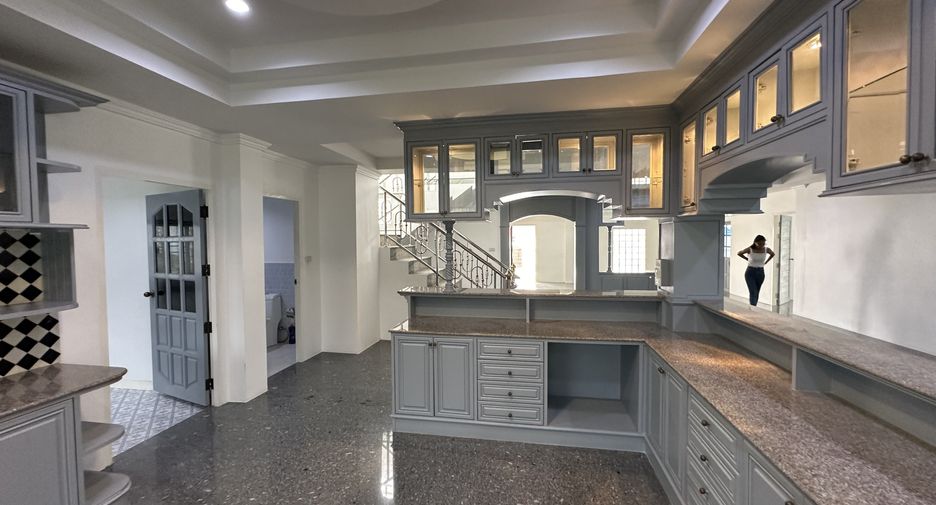 Haus zum Kauf mit 5 Zimmer in Hua Hin, Prachuap Khiri Khan