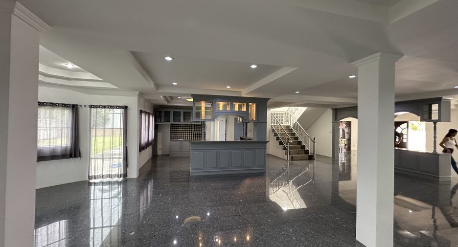 Haus zum Kauf mit 5 Zimmer in Hua Hin, Prachuap Khiri Khan