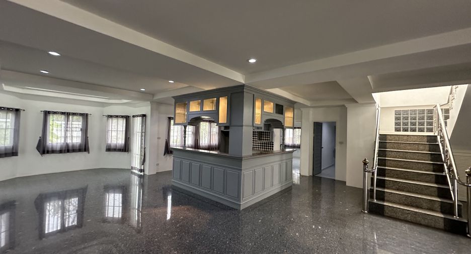 Haus zum Kauf mit 5 Zimmer in Hua Hin, Prachuap Khiri Khan