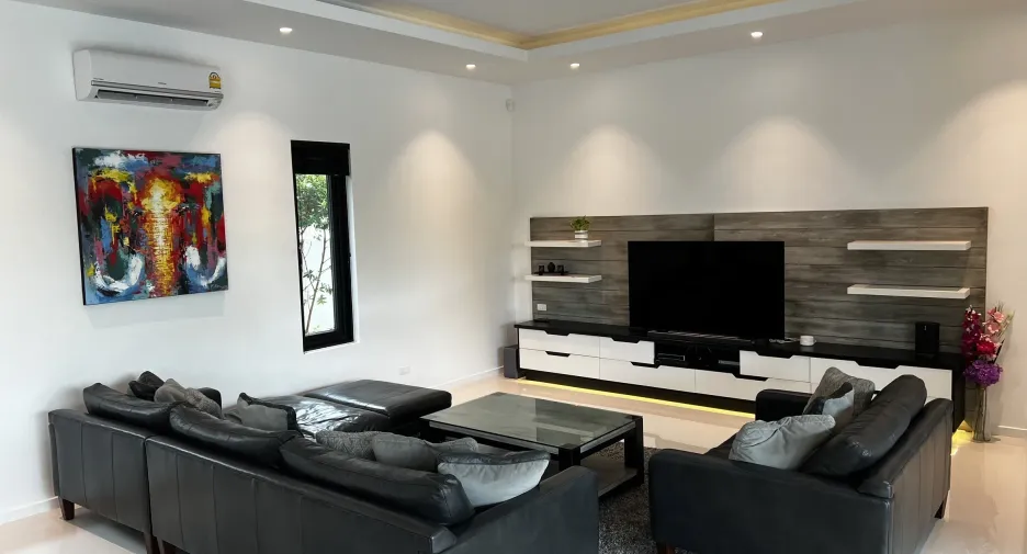 For sale 4 ベッドルーム villa in Cha Am, Phetchaburi