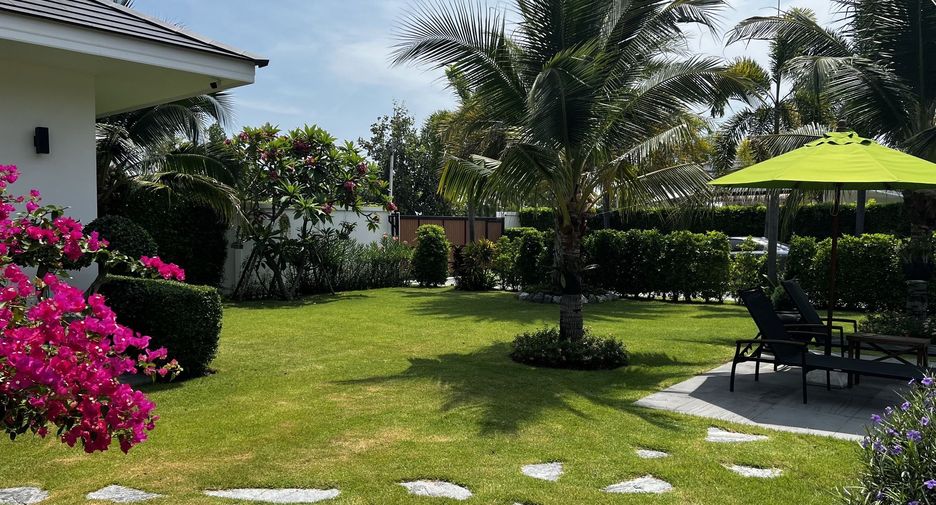 For sale 4 ベッドルーム villa in Cha Am, Phetchaburi