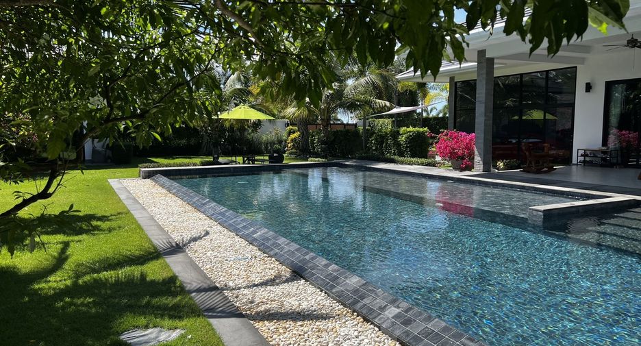 For sale 4 ベッドルーム villa in Cha Am, Phetchaburi