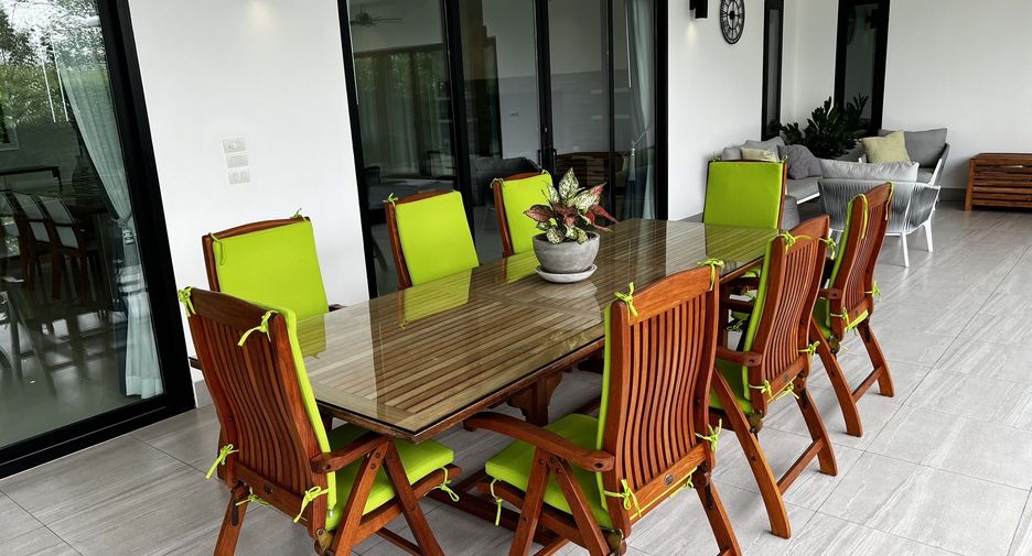 For sale 4 ベッドルーム villa in Cha Am, Phetchaburi