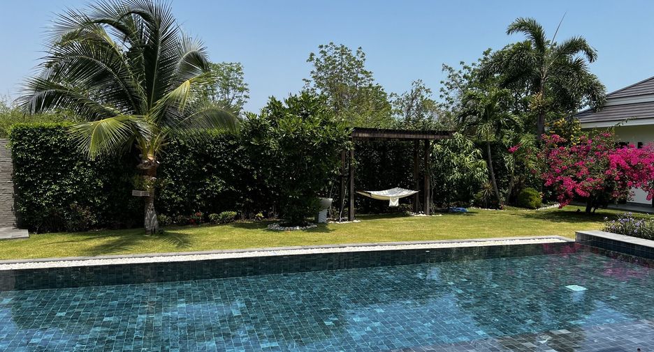 For sale 4 ベッドルーム villa in Cha Am, Phetchaburi