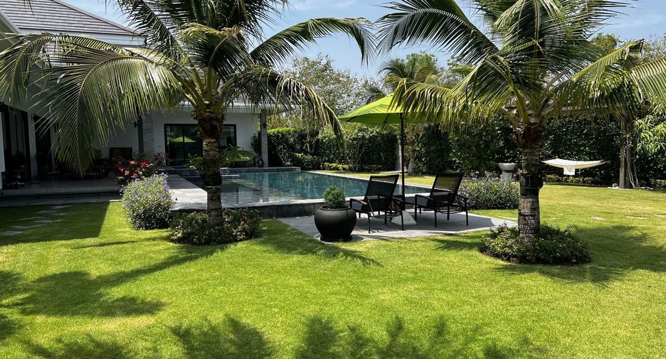 For sale 4 ベッドルーム villa in Cha Am, Phetchaburi