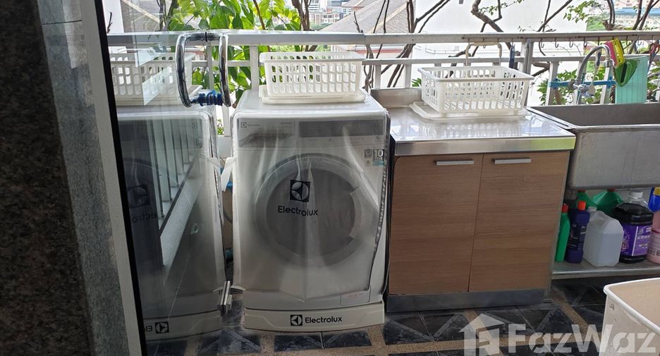 À vendre 2 chambres condo à Sathon, Bangkok