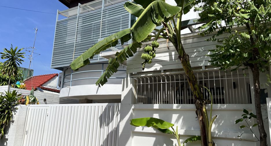 出售 3 卧室 独立屋 在 Lat Phrao, 曼谷