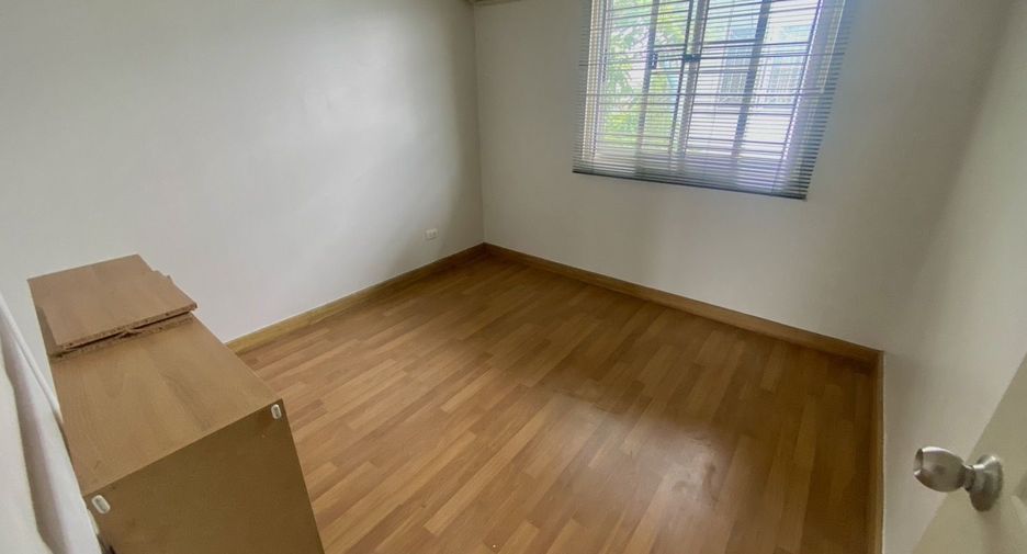 For sale 3 bedrooms townhouse in Prawet, Bangkok