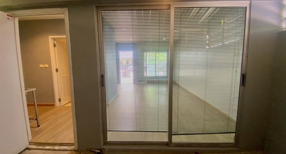 For sale 3 bedrooms townhouse in Prawet, Bangkok
