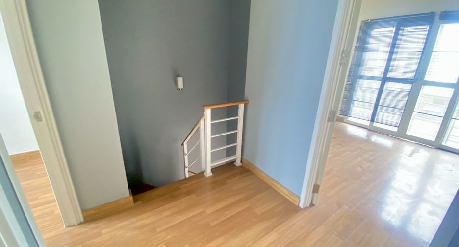 For sale 3 bedrooms townhouse in Prawet, Bangkok