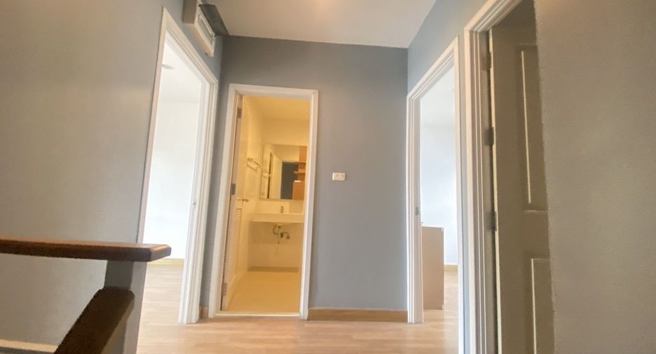 For sale 3 bedrooms townhouse in Prawet, Bangkok