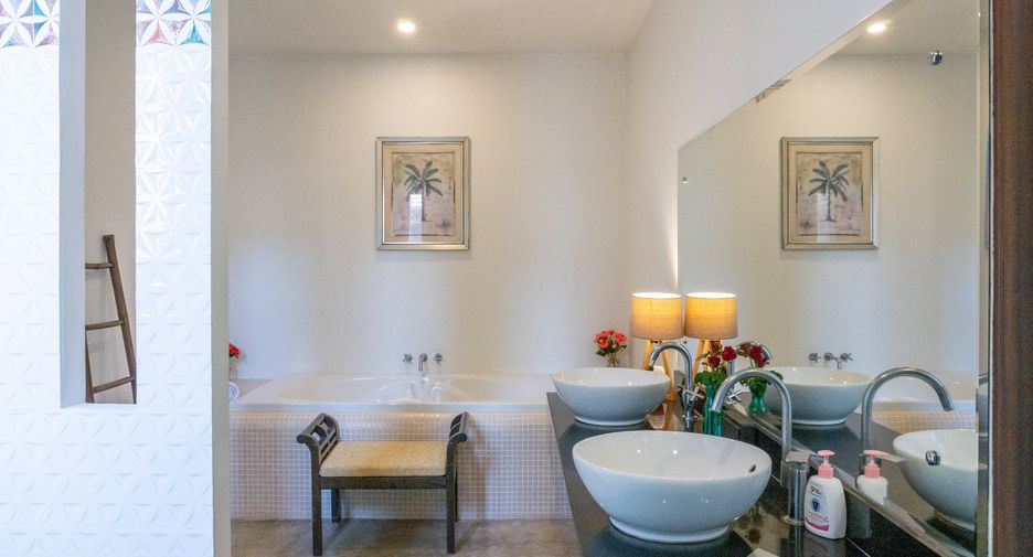 For sale 2 bedrooms villa in Mueang Phuket, Phuket