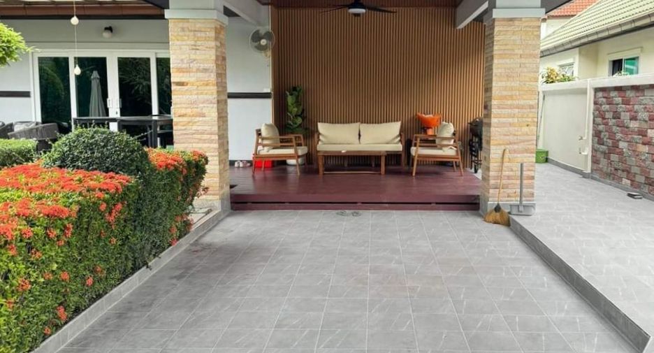 À louer 3 chambres villa à Bang Lamung, Chonburi