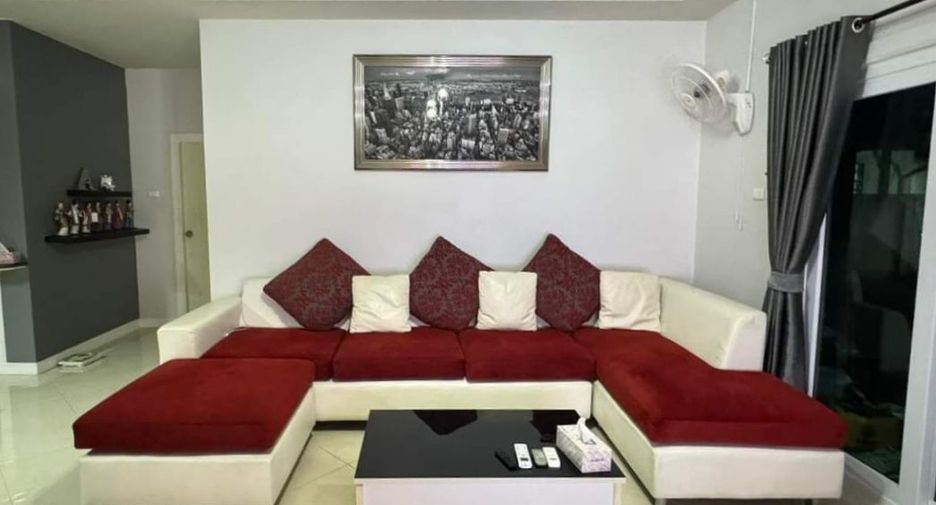 À louer 3 chambres villa à Bang Lamung, Chonburi