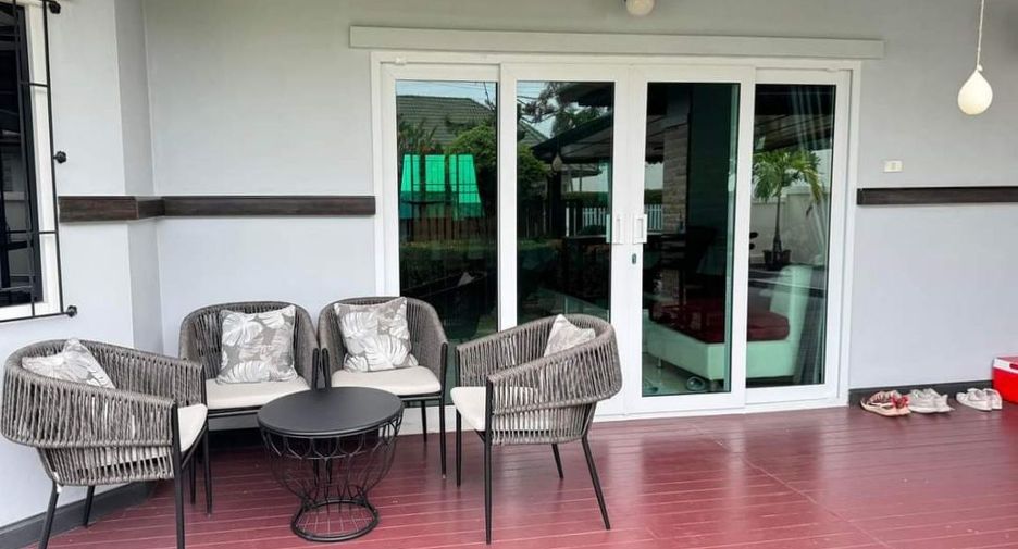 À louer 3 chambres villa à Bang Lamung, Chonburi