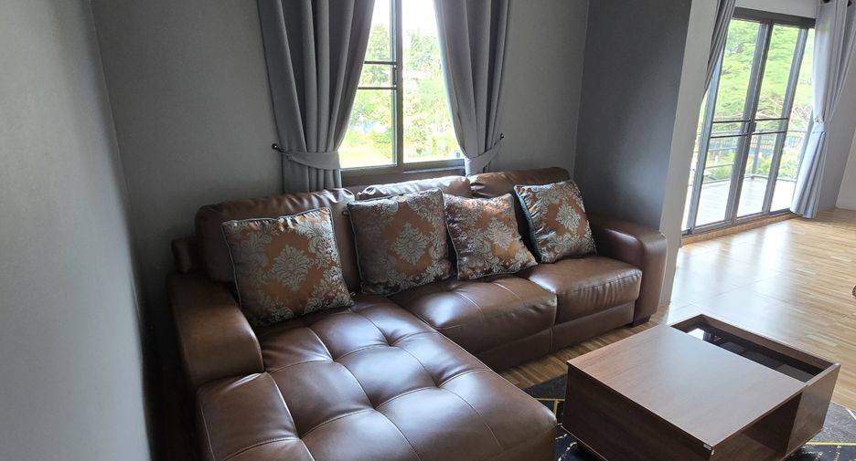 For sale 4 bedrooms house in San Kamphaeng, Chiang Mai