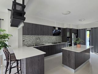 For sale 4 bedrooms house in San Kamphaeng, Chiang Mai