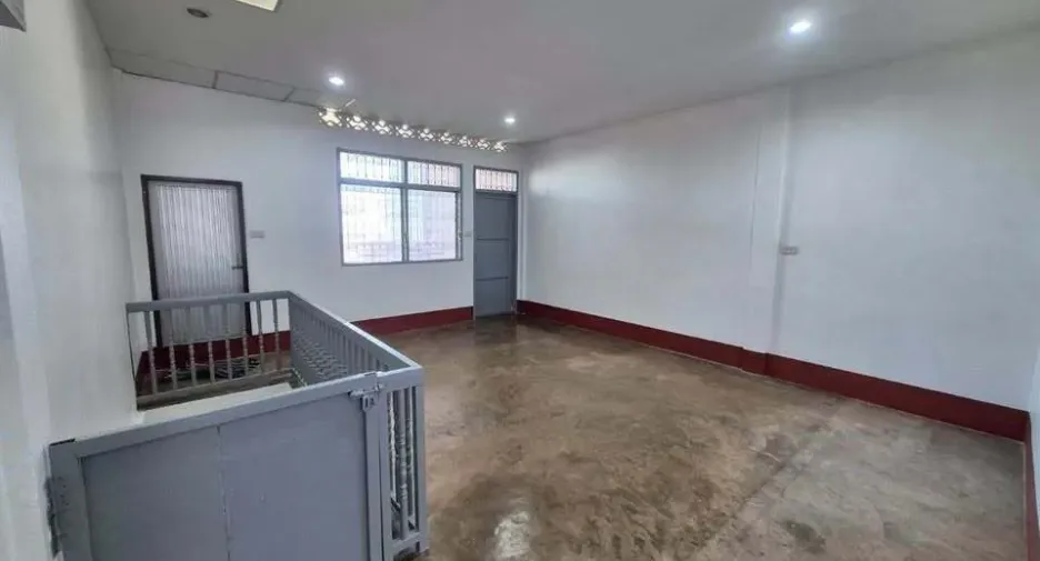 For rent 2 bedrooms retail Space in Mueang Phuket, Phuket