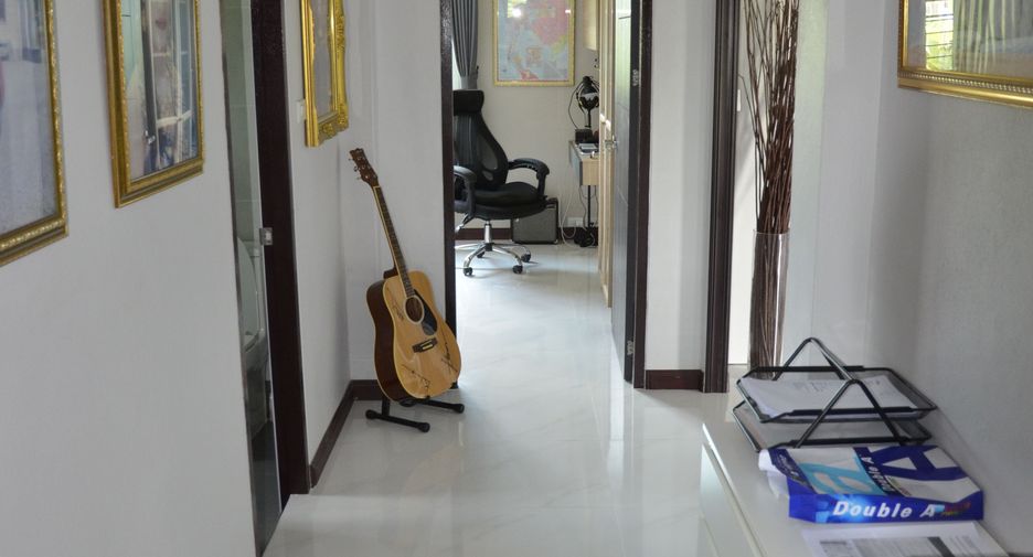 For sale 2 bedrooms villa in Mueang Surin, Surin