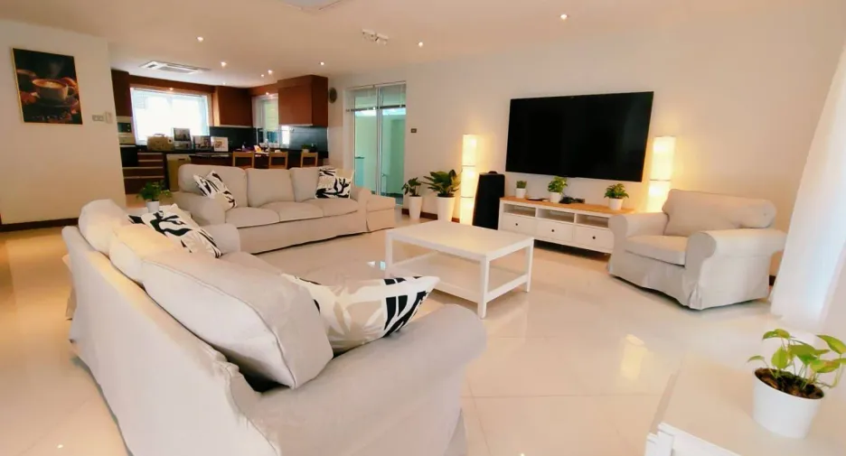 For rent 5 ベッドルーム villa in Bang Lamung, Chonburi