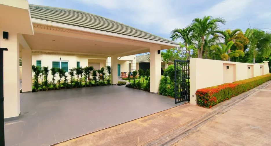 For rent 5 ベッドルーム villa in Bang Lamung, Chonburi