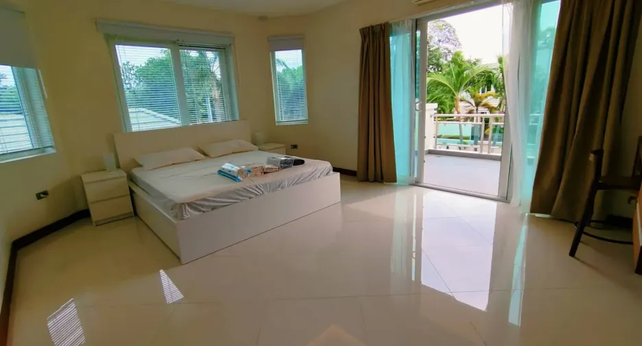 For rent 5 ベッドルーム villa in Bang Lamung, Chonburi