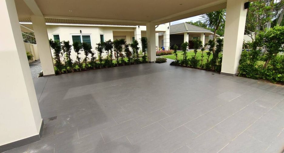 For rent 5 ベッドルーム villa in Bang Lamung, Chonburi
