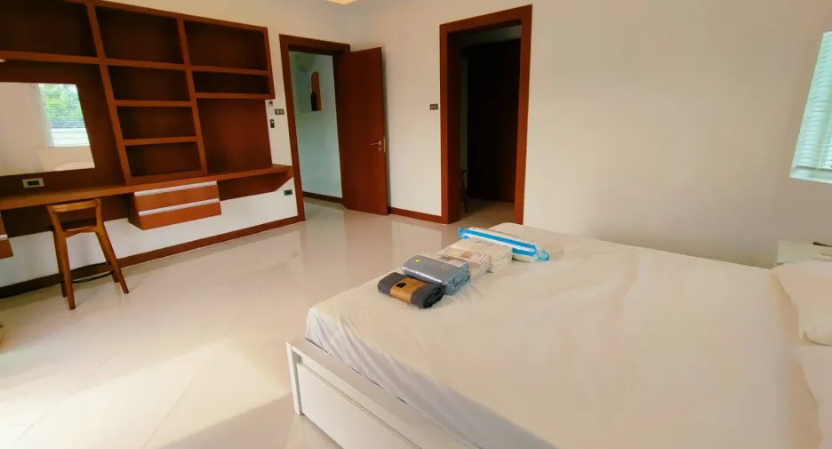 For rent 5 ベッドルーム villa in Bang Lamung, Chonburi