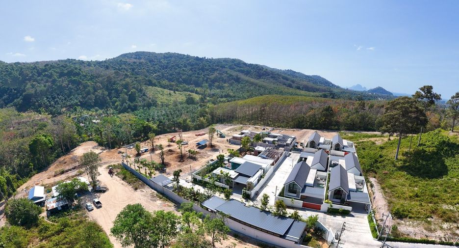 For sale 3 bedrooms villa in Mueang Krabi, Krabi