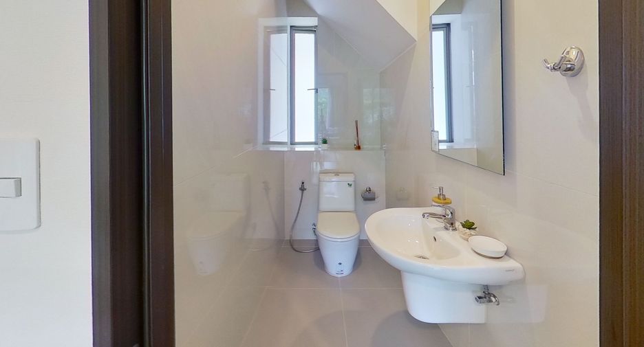 For sale 3 bedrooms townhouse in Khan Na Yao, Bangkok