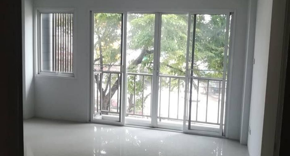 For sale 2 bedrooms house in Lat Phrao, Bangkok