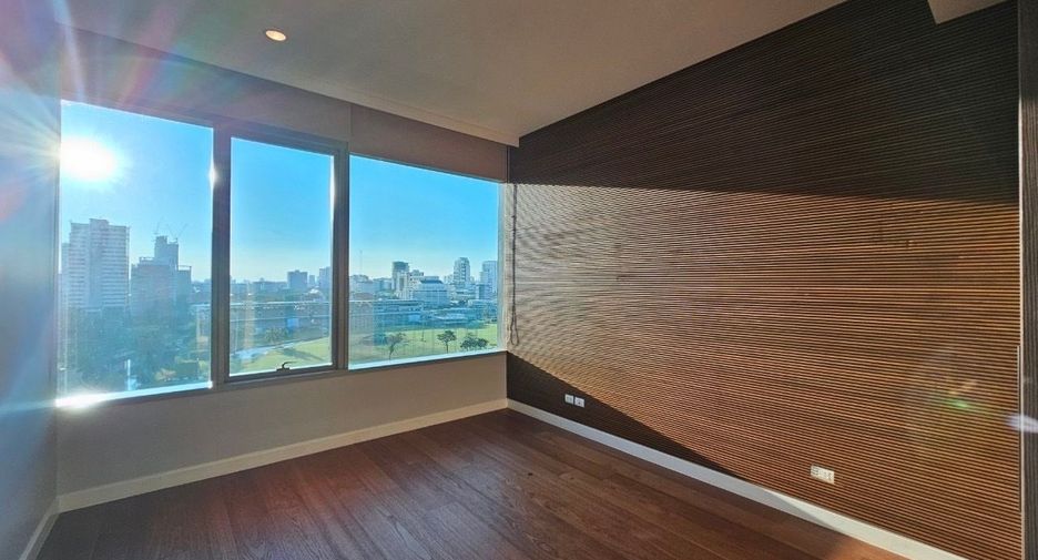 For sale 3 bedrooms condo in Pathum Wan, Bangkok