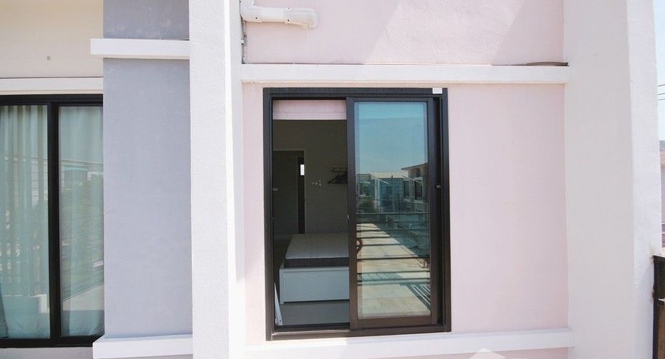For sale 3 bedrooms townhouse in Pran Buri, Prachuap Khiri Khan