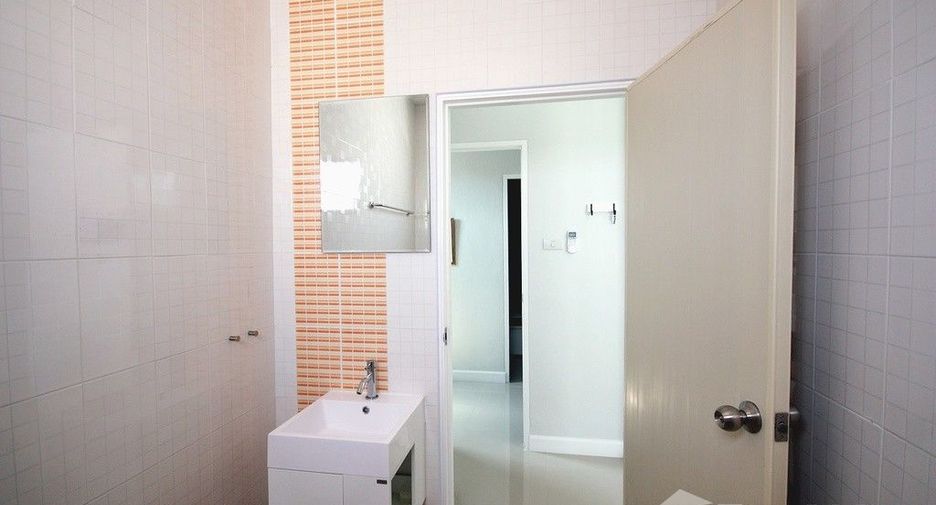 For sale 3 bedrooms townhouse in Pran Buri, Prachuap Khiri Khan