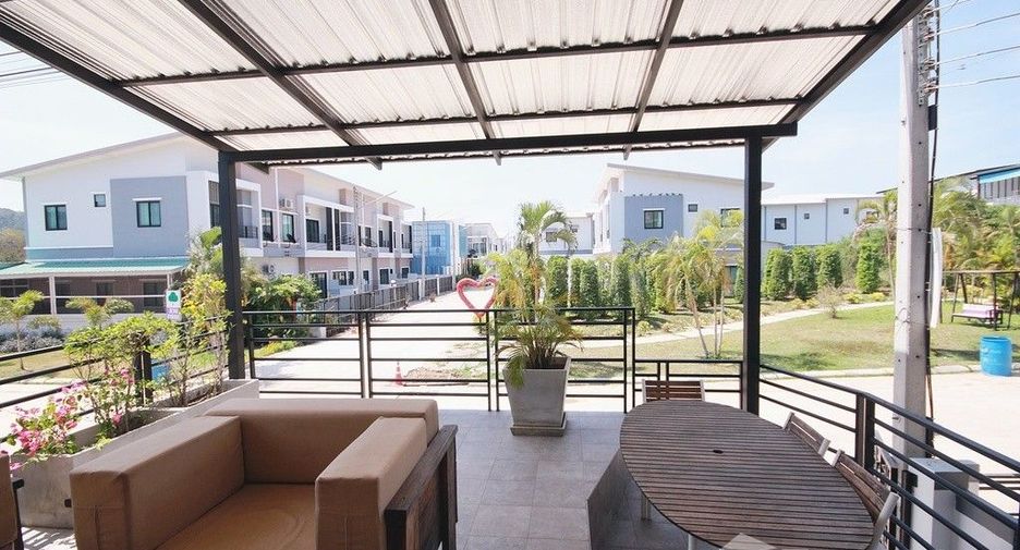 For sale 3 bedrooms townhouse in Pran Buri, Prachuap Khiri Khan