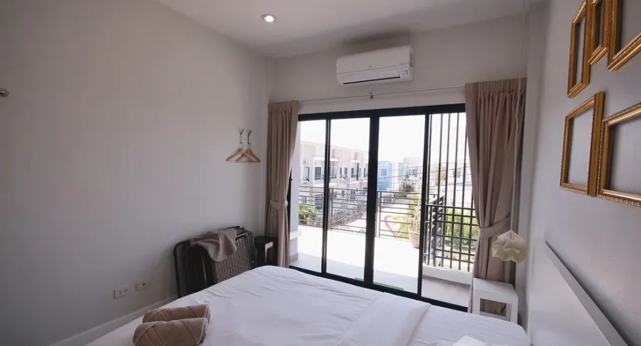 For sale 3 bedrooms townhouse in Pran Buri, Prachuap Khiri Khan