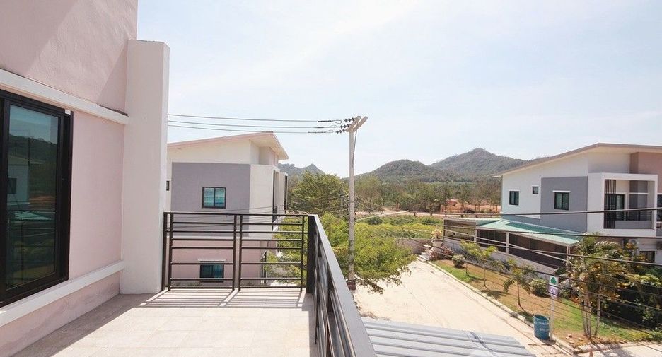 For sale 3 bedrooms townhouse in Pran Buri, Prachuap Khiri Khan