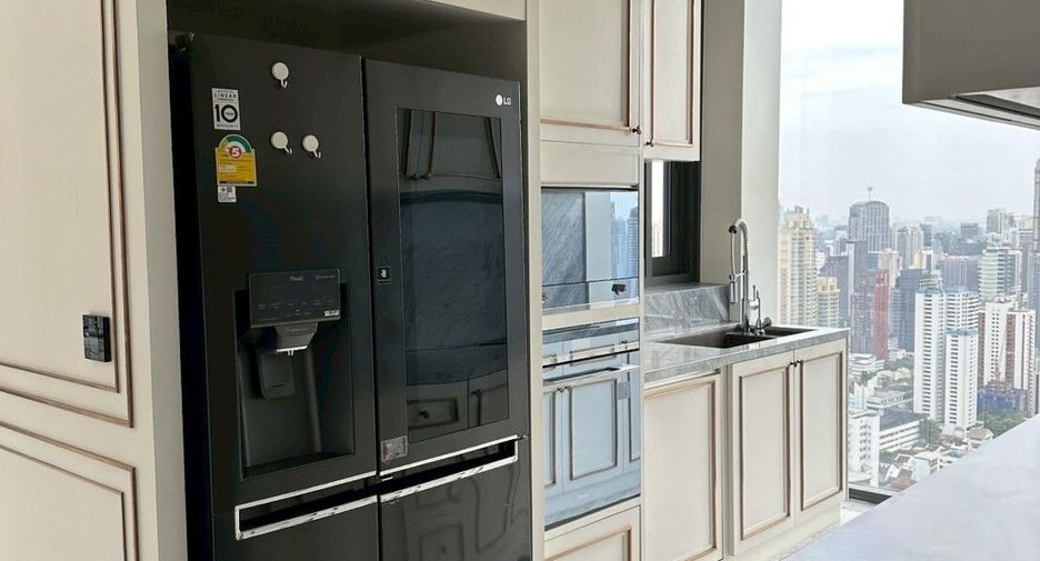 For sale and for rent 3 bedrooms condo in Watthana, Bangkok