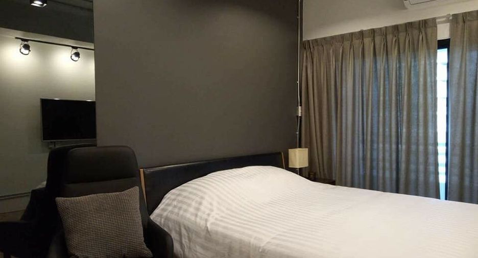 For sale and for rent 2 bedrooms condo in Watthana, Bangkok