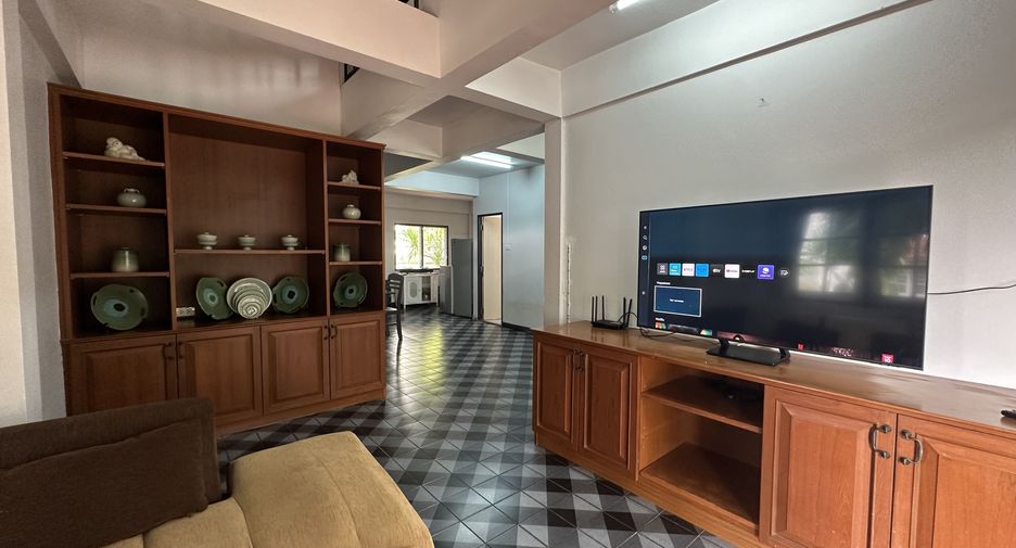 À louer 4 chambres villa à Mueang Phuket, Phuket